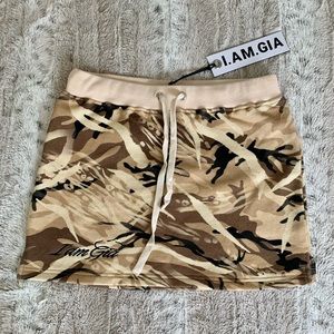 I am Gia mauve skirt